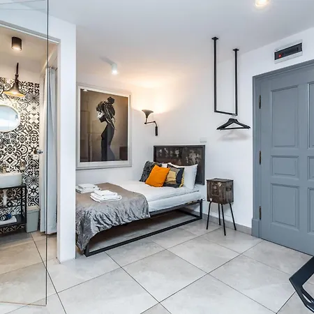 Comfortable Underground In By Rent Like *